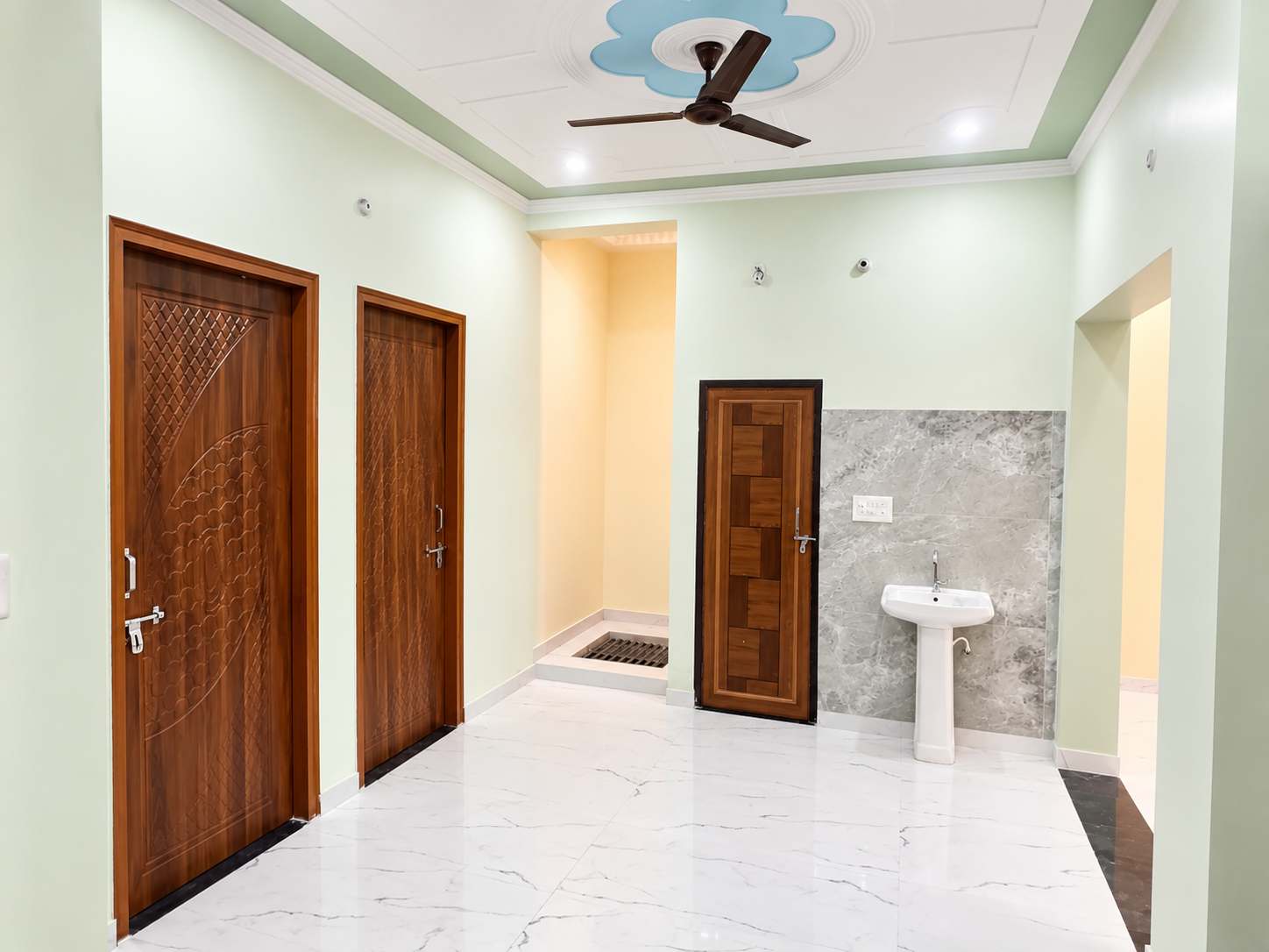 Independent Floor For Family In Lucknow