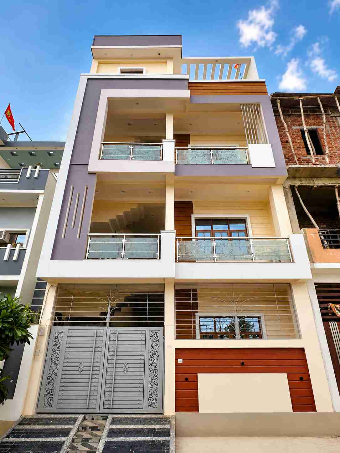 Independent Floor For Family With Terrace
